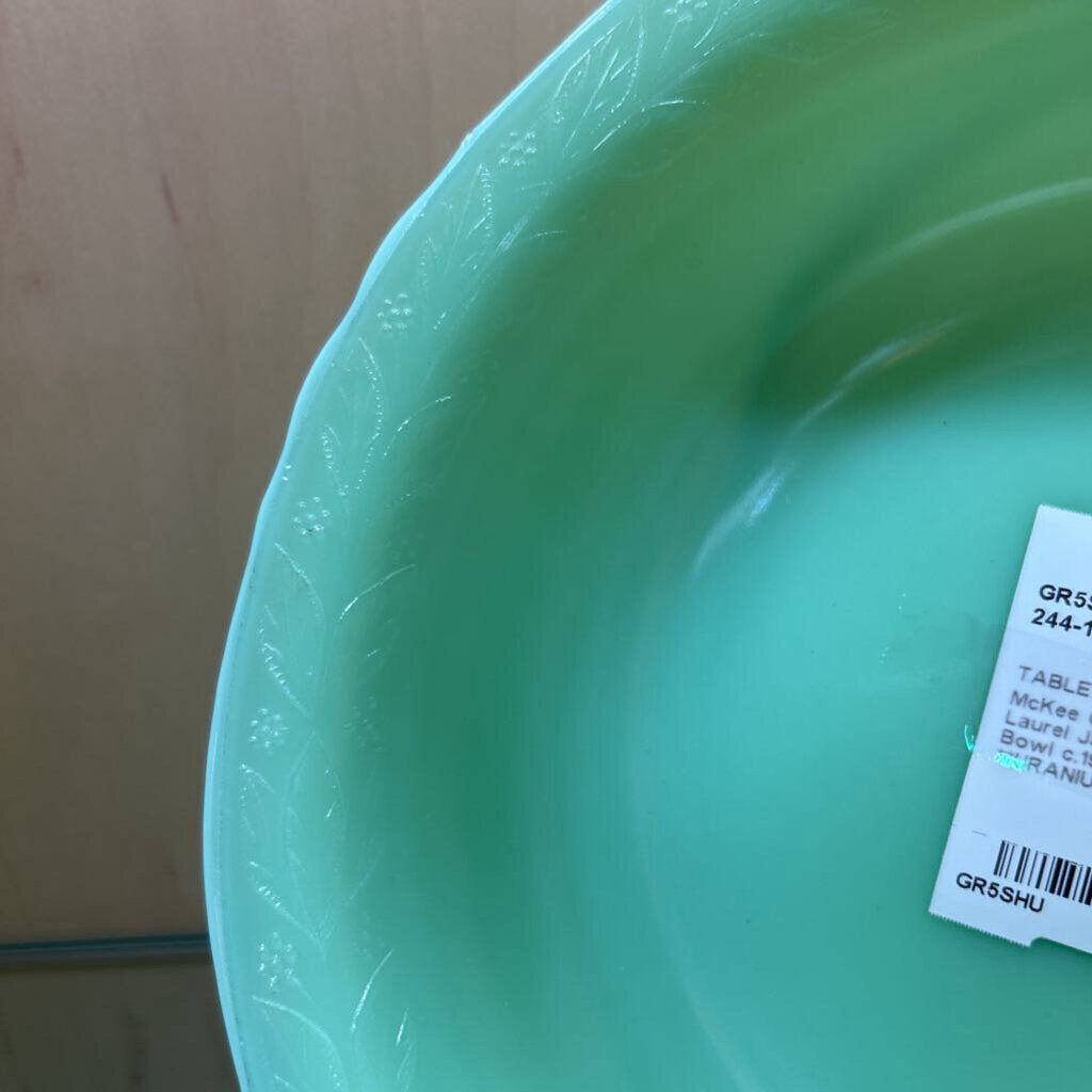 McKee Glass Company Laurel Jadeite 9" Serving Bowl c.1930s **URANIUM**