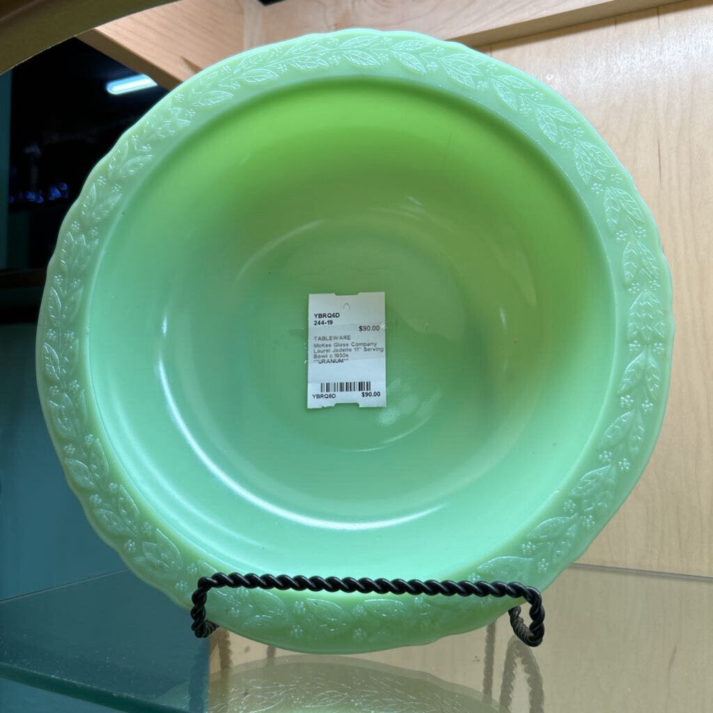 McKee Glass Company Laurel Jadeite 11" Serving Bowl c.1930s **URANIUM**