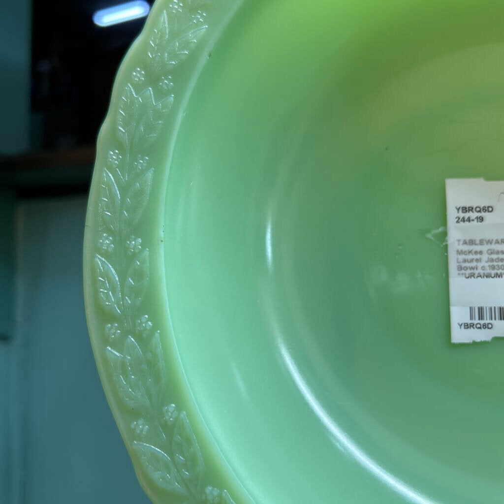 McKee Glass Company Laurel Jadeite 11" Serving Bowl c.1930s **URANIUM**