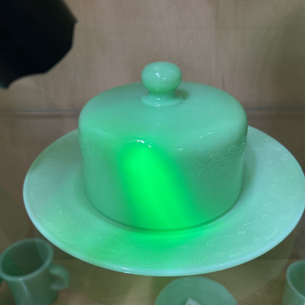 McKee Glass Company Laurel Jadeite Cheese Dome & Plate c.1930s **URANIUM**