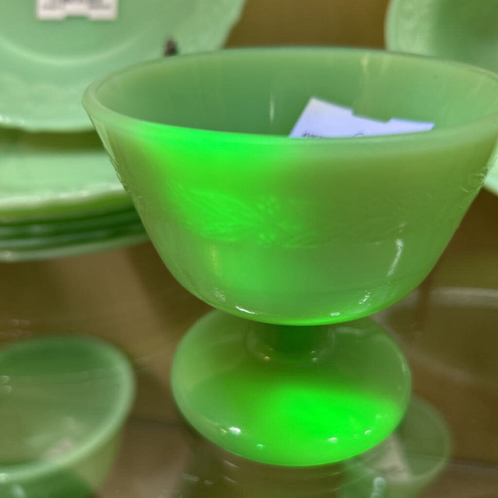 McKee Glass Company Laurel Jadeite Tall Footed Sherbet Cup (Single) c.1930s **URANIUM**