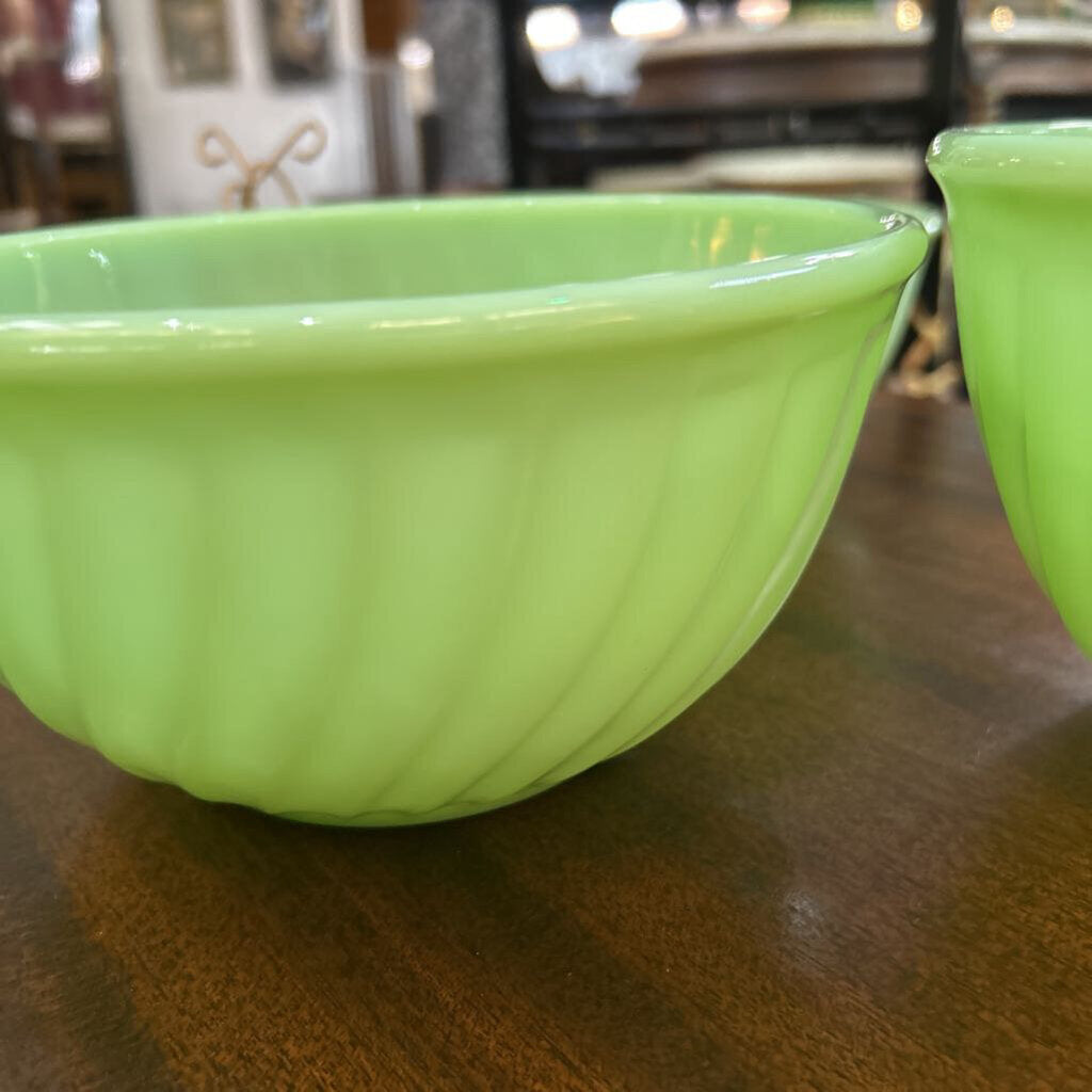 Fire-king Jadeite Swirl 4 PC Nesting/Mixing Bowls 6/7/8/9 Inches, 1951-60.