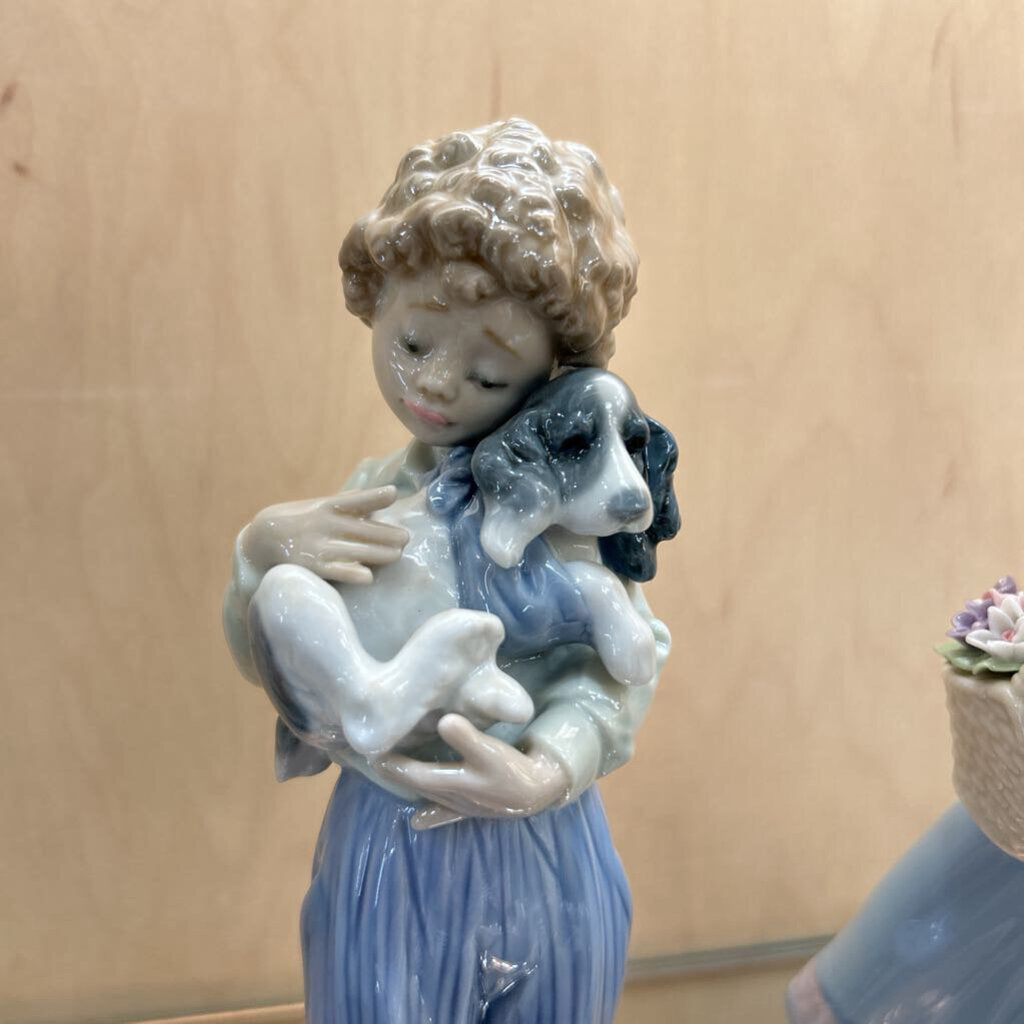 Lladro Porcelain "My Buddy" #7609 8.25inch