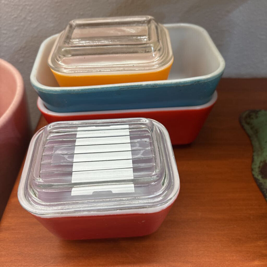 PYREX 1950s Refrigerator Boxes 4pc Set (2 big,2small,2 lids)