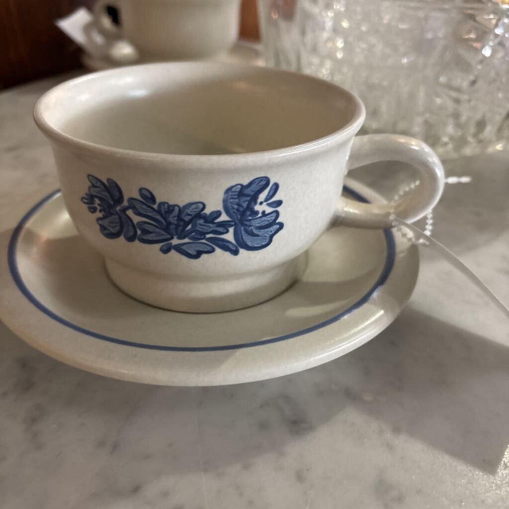 Pfaltzgraff Cup/Saucer, Yorktowne Pattern, USA