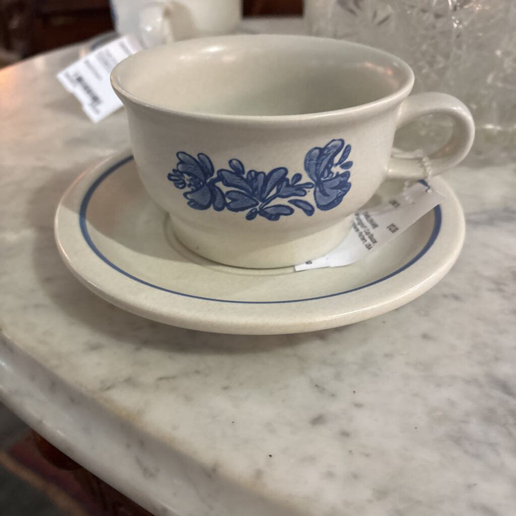 Pfaltzgraff Cup/Saucer, Yorktowne Pattern, USA