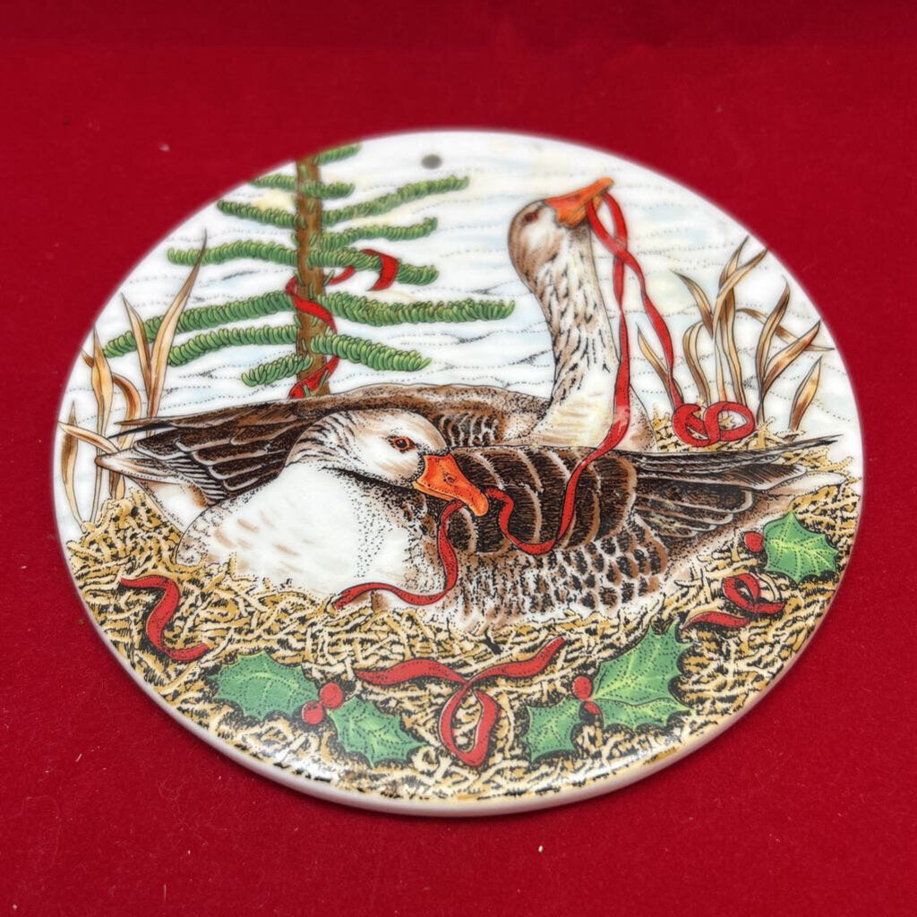 1984 Christmas Goose Glazed Ceramic Trivet Plate, Midwest Importers of Cannon Falls.