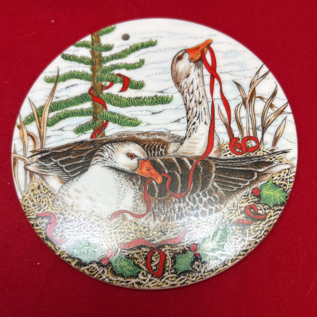 1984 Christmas Goose Glazed Ceramic Trivet Plate, Midwest Importers of Cannon Falls.