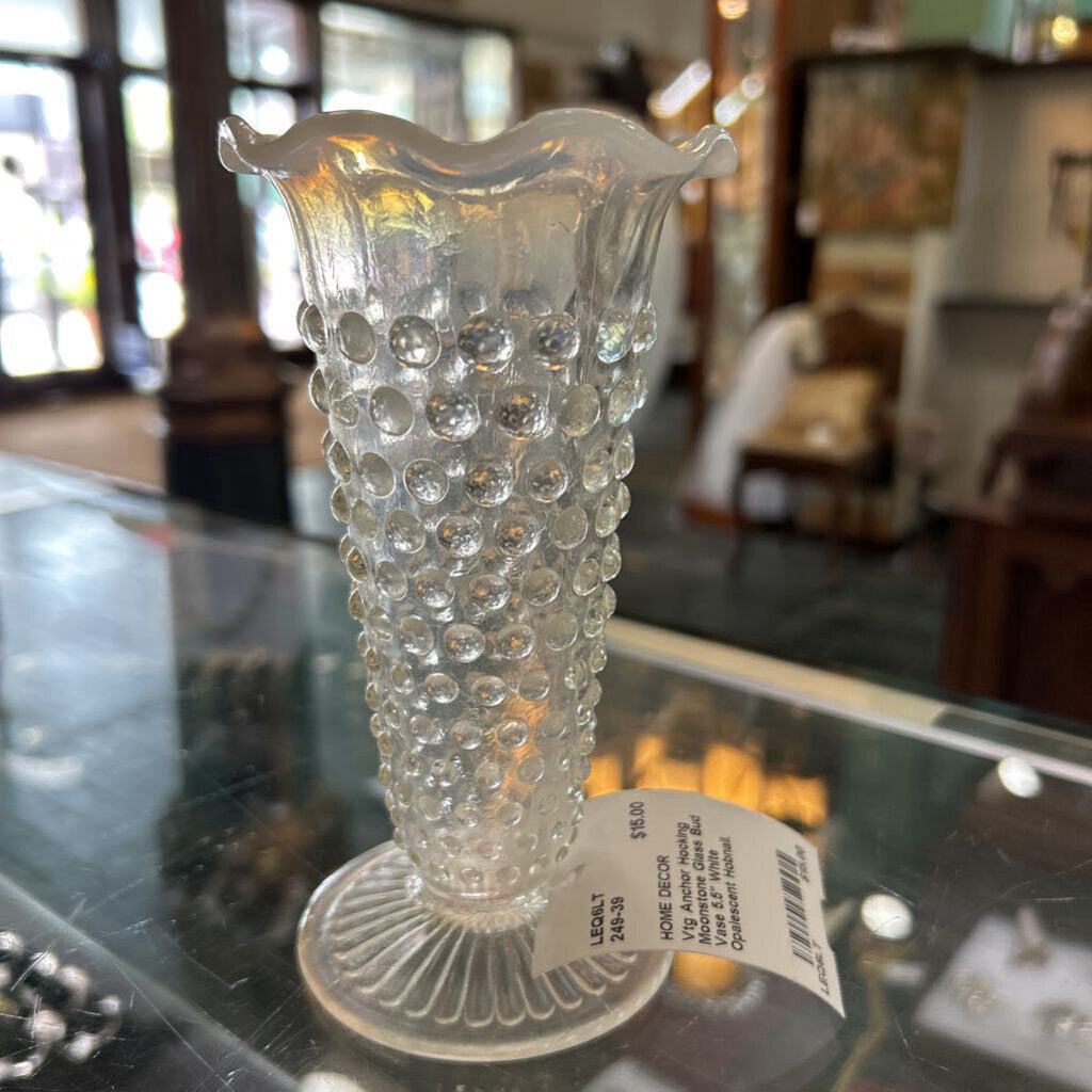 Vtg Anchor Hocking Moonstone Glass Bud Vase 5.5'' White Opalescent Hobnail.