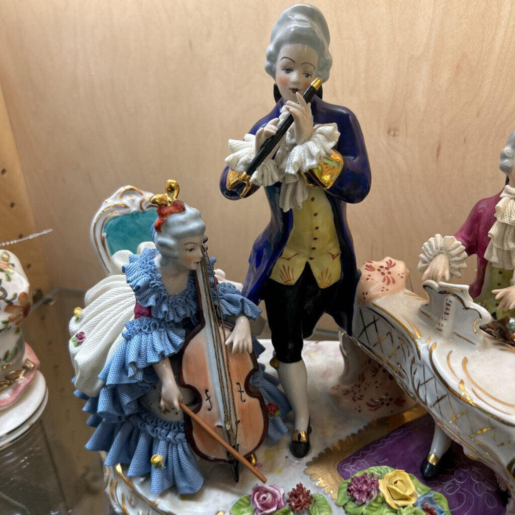 Sitzendorf Dresden Lace Porcelain Figurines Musical Group Musicians. c.1954-1970.