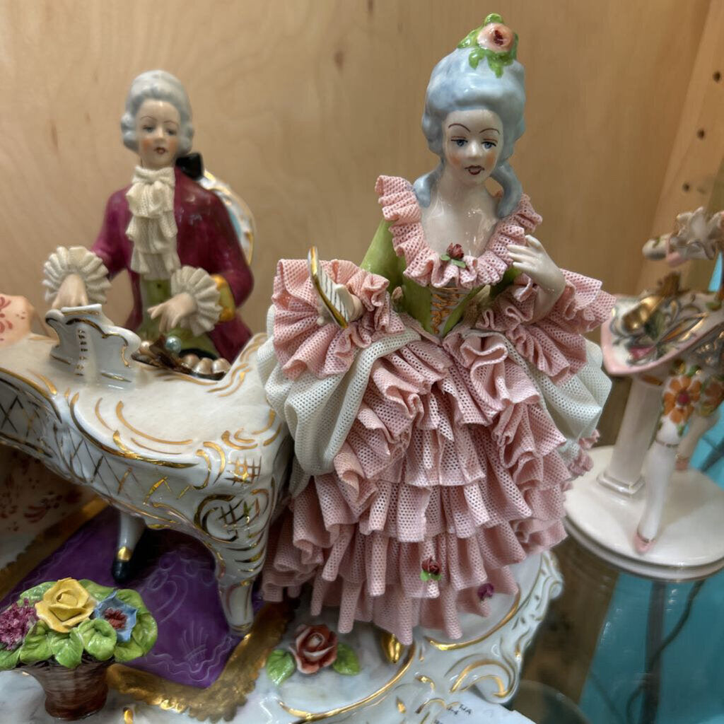 Sitzendorf Dresden Lace Porcelain Figurines Musical Group Musicians. c.1954-1970.