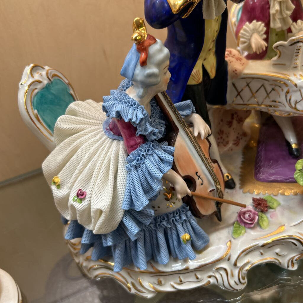 Sitzendorf Dresden Lace Porcelain Figurines Musical Group Musicians. c.1954-1970.