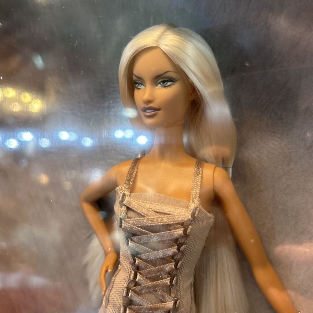 1971 Malibu Mattel Francie, Vtg Mod Barbie, Original Towel/Sunglasses. (never played with) Display Box.