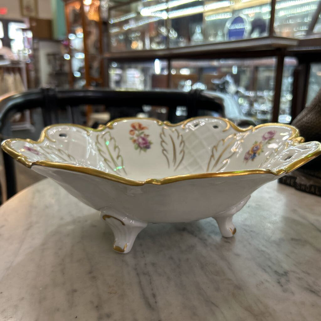 Reichenbach Porcelain reticulated center bowl; Thuringia ,Germany. Circa 1949-1990. Made in the former GDR- East Germany.