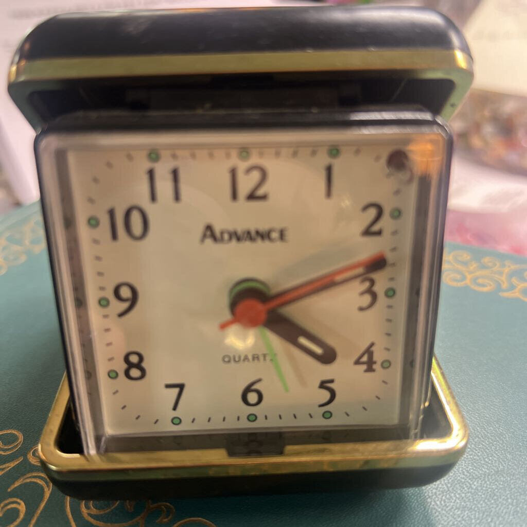 Advance quartz travel alarm clock