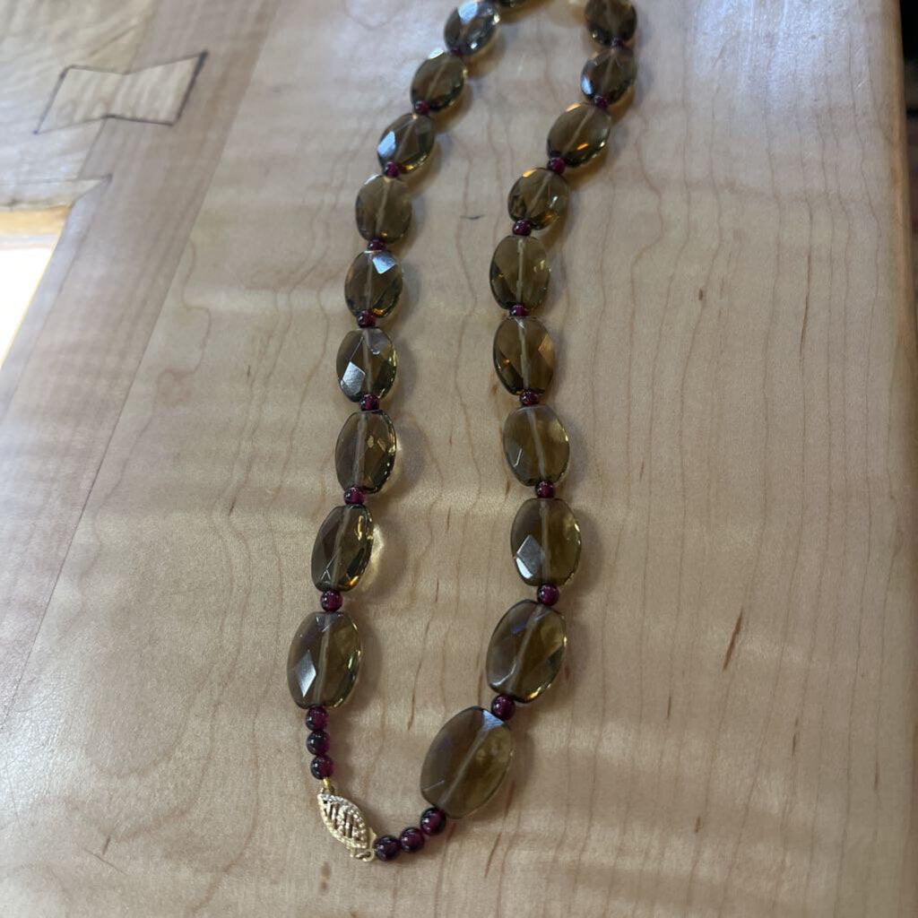 Olive glass & Ameth. 14K 1980s