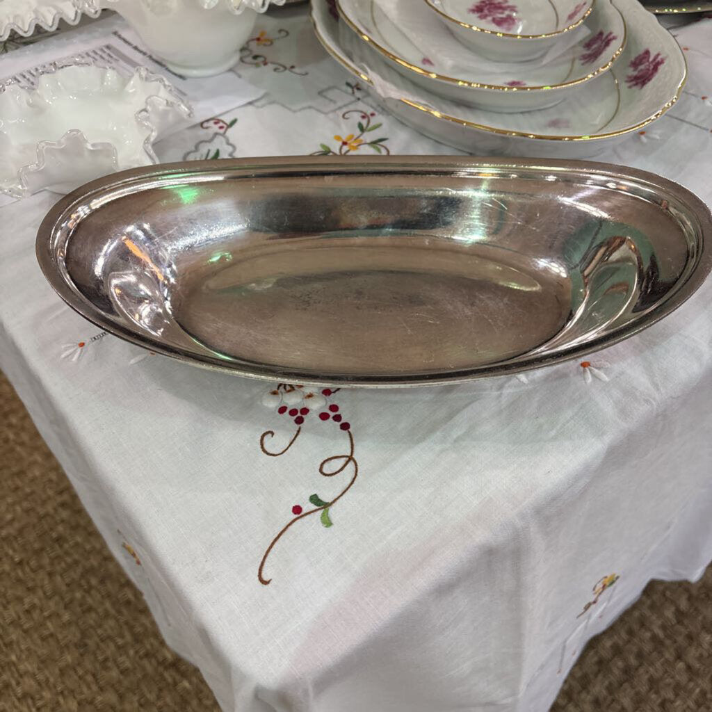 D.W. Haber & Son Silversmiths, NY Hotel plate oval serving dish/ bread bowl