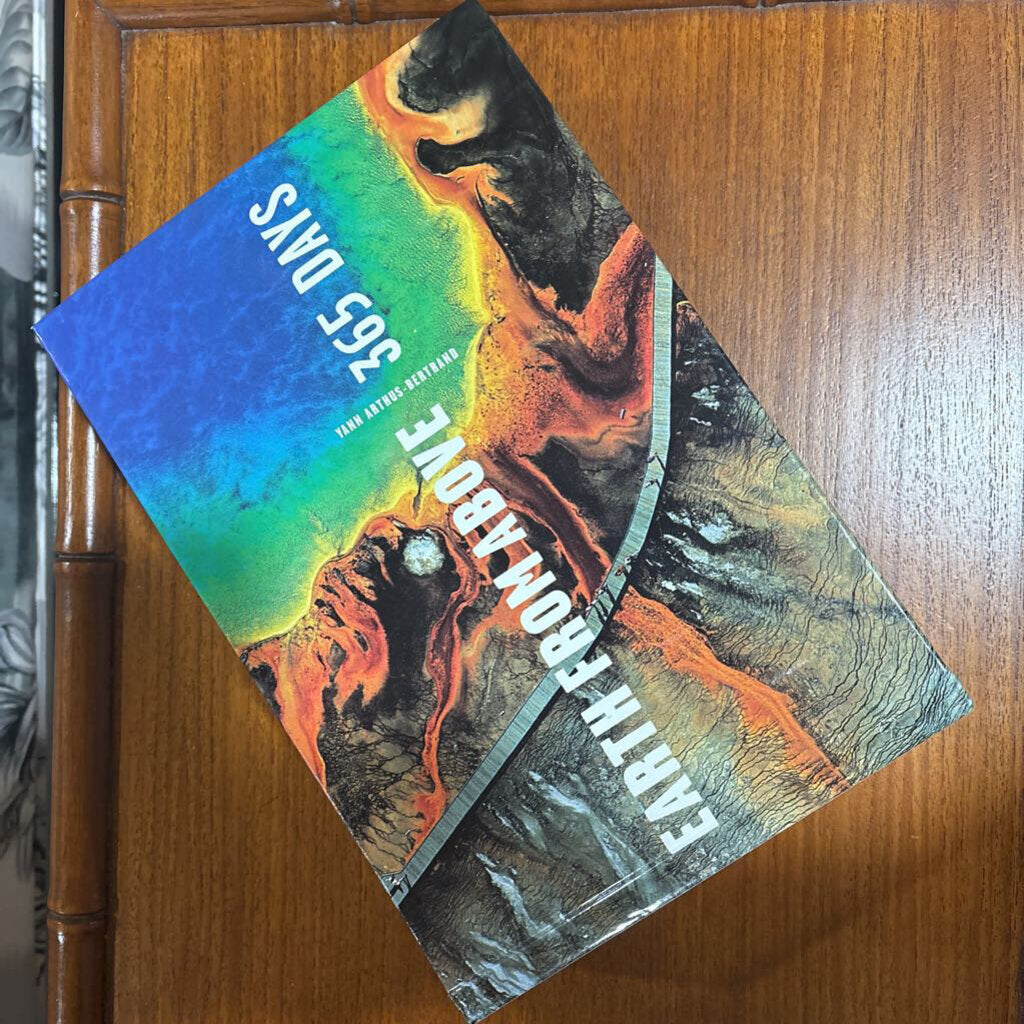 Book; "The Earth From Above 365 Days; Arthus - Bertrand