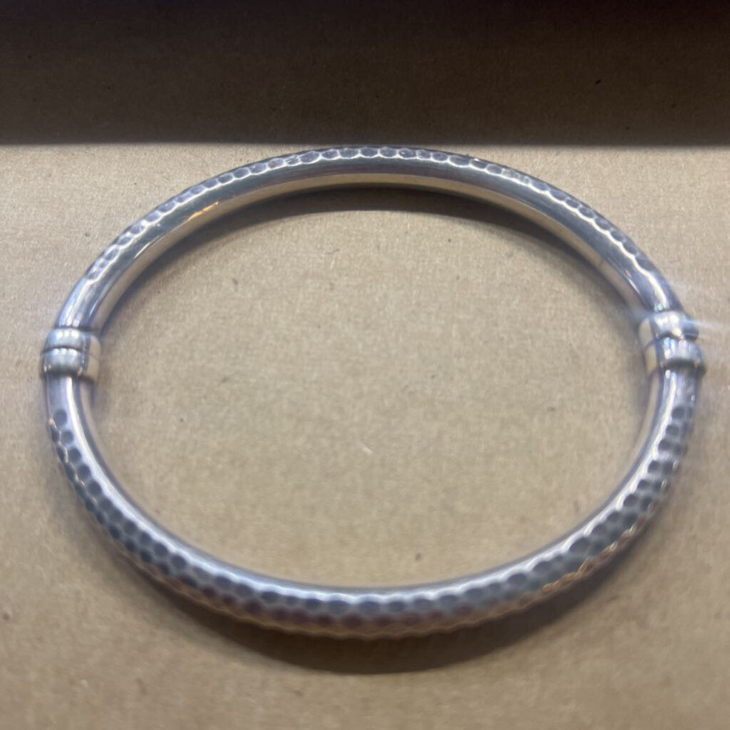 Sterling Hinged Cuff Thailand 12.6gm