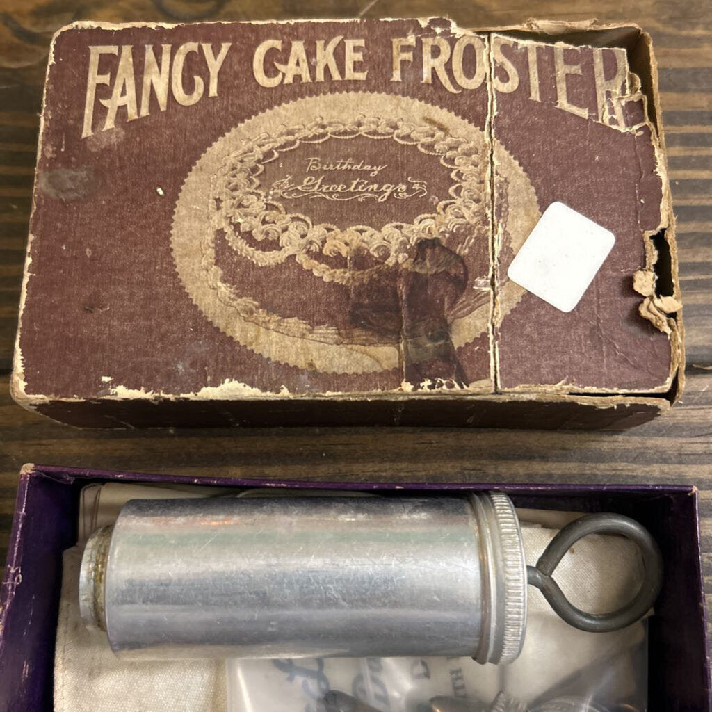 Jack Frost Fancy Cake Froster "DeLuxe Daintie Cake Decorator" Manufactured in Chicago, Aluminum plunger tube, Decorating tips, Fabric/Paper icing bags. c.1930s *as is*