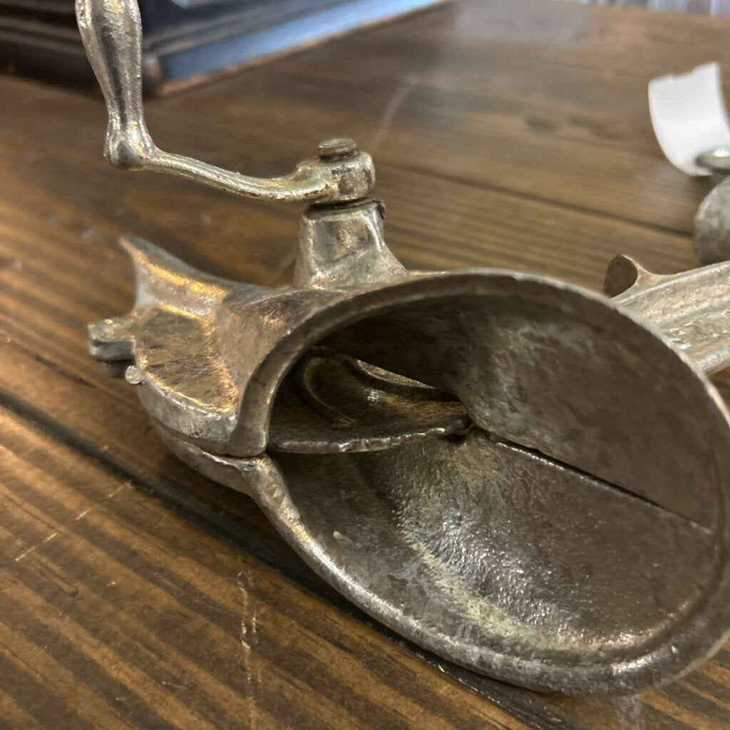 Chop-Rite No.16, Cherry Stoner (pitter), Manufactured in Pottstown, Pennsylvania, USA. c.1940s.