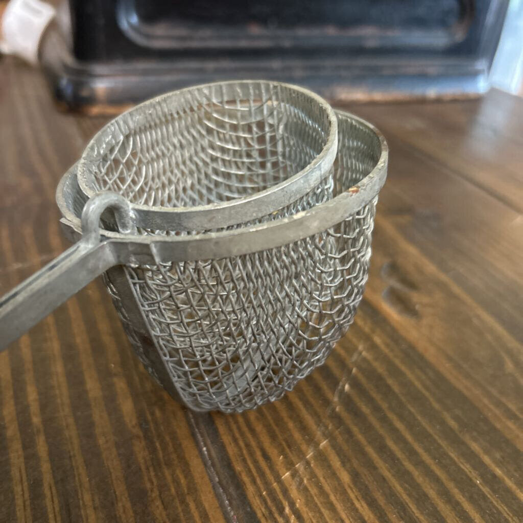 Vintage Wire Mesh, Birds Nest Fryer Basket/Mold, 1930s-60s.