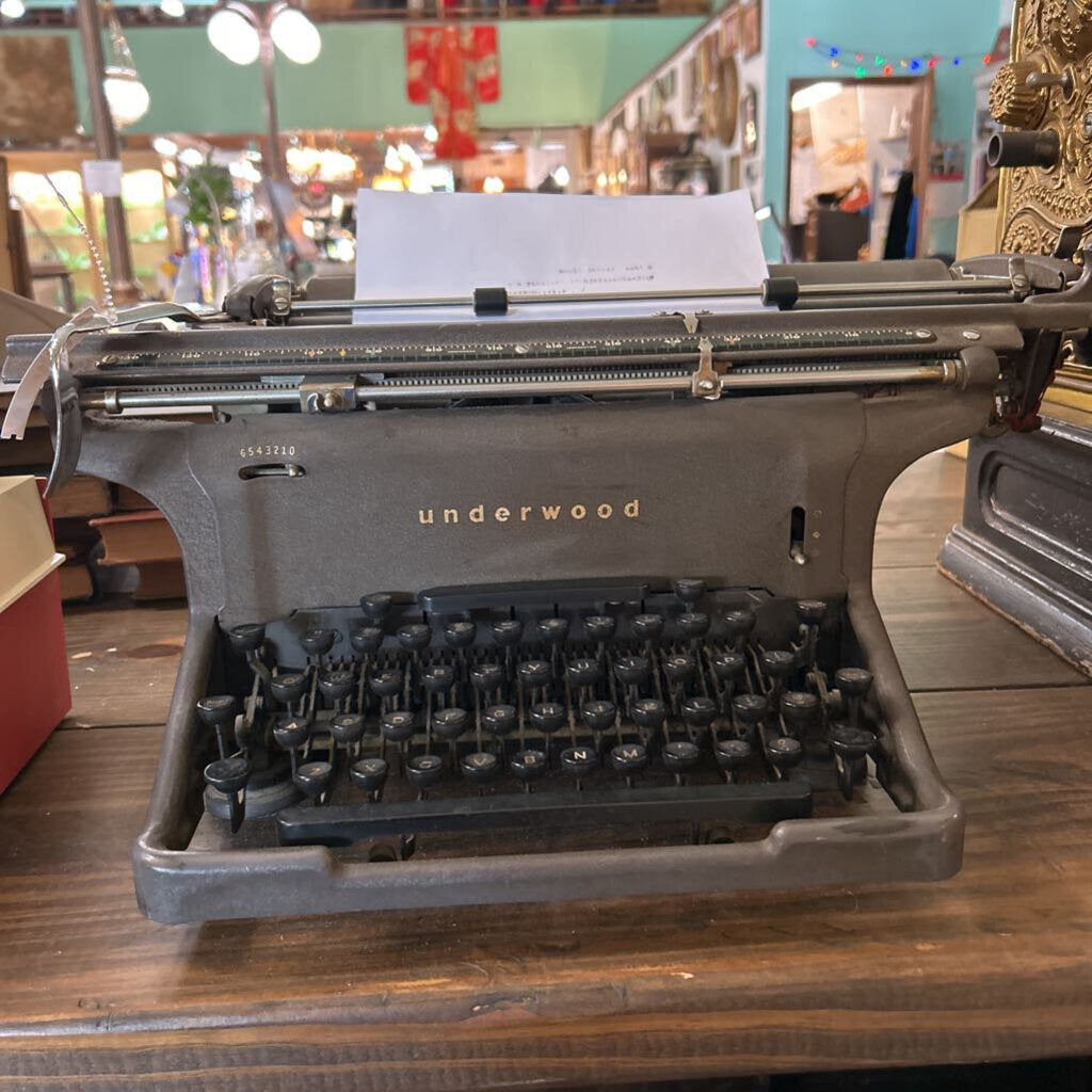 Underwood "Rhythm Touch" Standard Desktop Typewriter, c.1940-1950s. *Works*