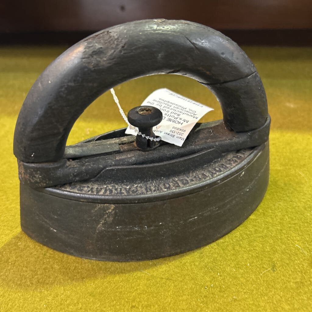 Mrs.Potts Crown Sad Iron, Manufactured by the American Machine Co, Philadelphia. c.1870s-1900s.