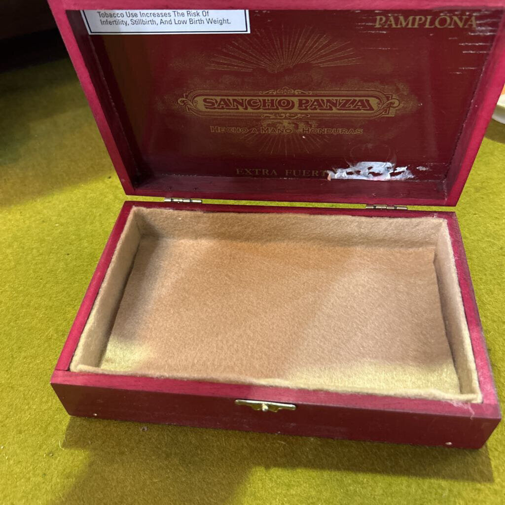 Sancho Panza Extra Fuerte, Wooden Cigar Box, Red with Gold Edge and lock.