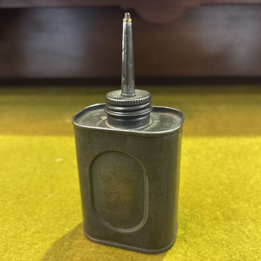 Vintage unbranded Metal "Handy Oiler" tin. c.1930s-1950s.