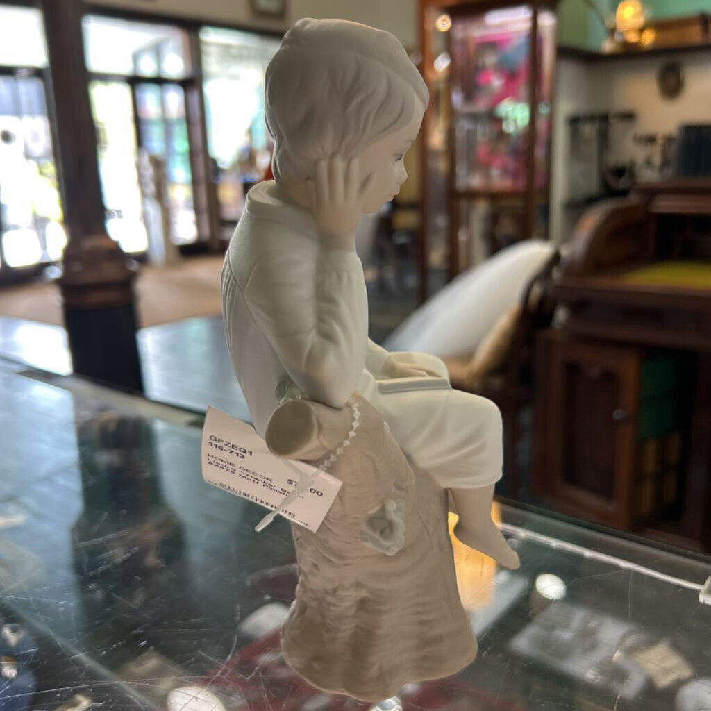 Lladro "Thinker Boy" #4876 Matt Finish.
