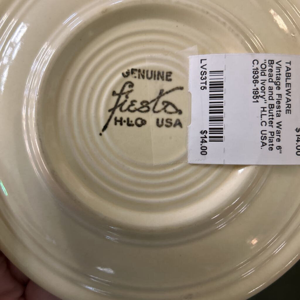 Vintage Fiesta Ware 6'' Bread and Butter Plate "Old Ivory" H.L.C USA. C.1936-1951
