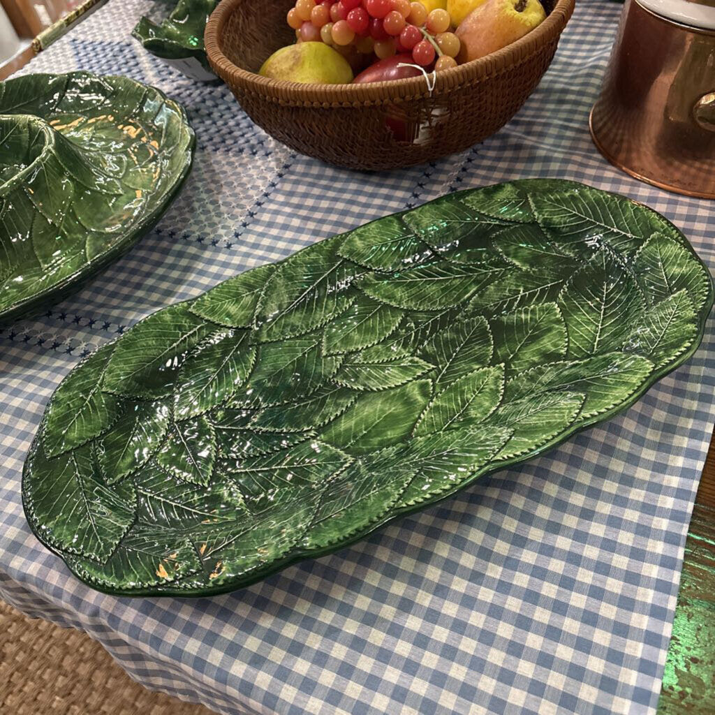 Vintage Vietri Foglia Ceramiche Leonardo Green Majolica Leaf Pattern Oval Platter; 16" x 8.5"; Made in Italy