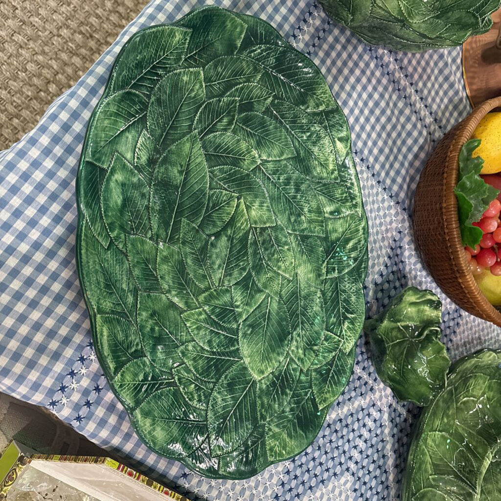 Vintage Vietri Foglia Ceramiche Leonardo Green Majolica Leaf Pattern Oval Platter; 16" x 12"; Made in Italy