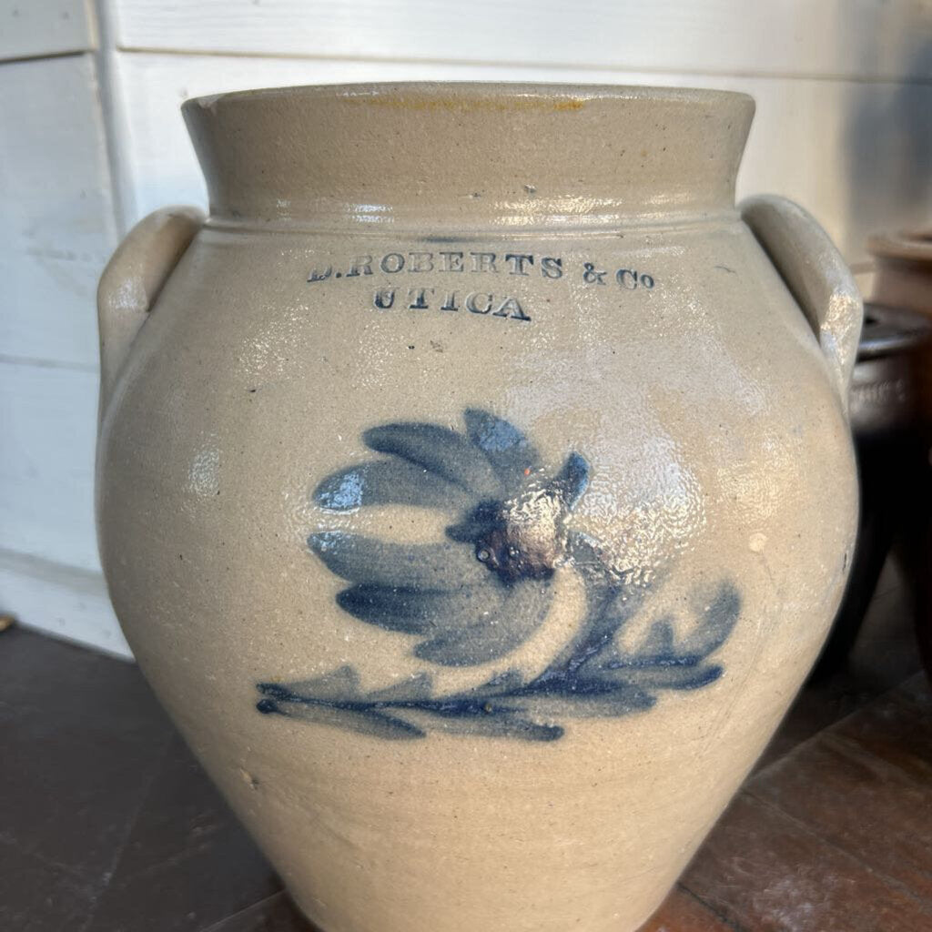 D.Roberts & Co/Utica, New York, c.1827-1830, Fayette Pottery Factory, Ovoid-shaped jar, Cobalt blue floral decoration.