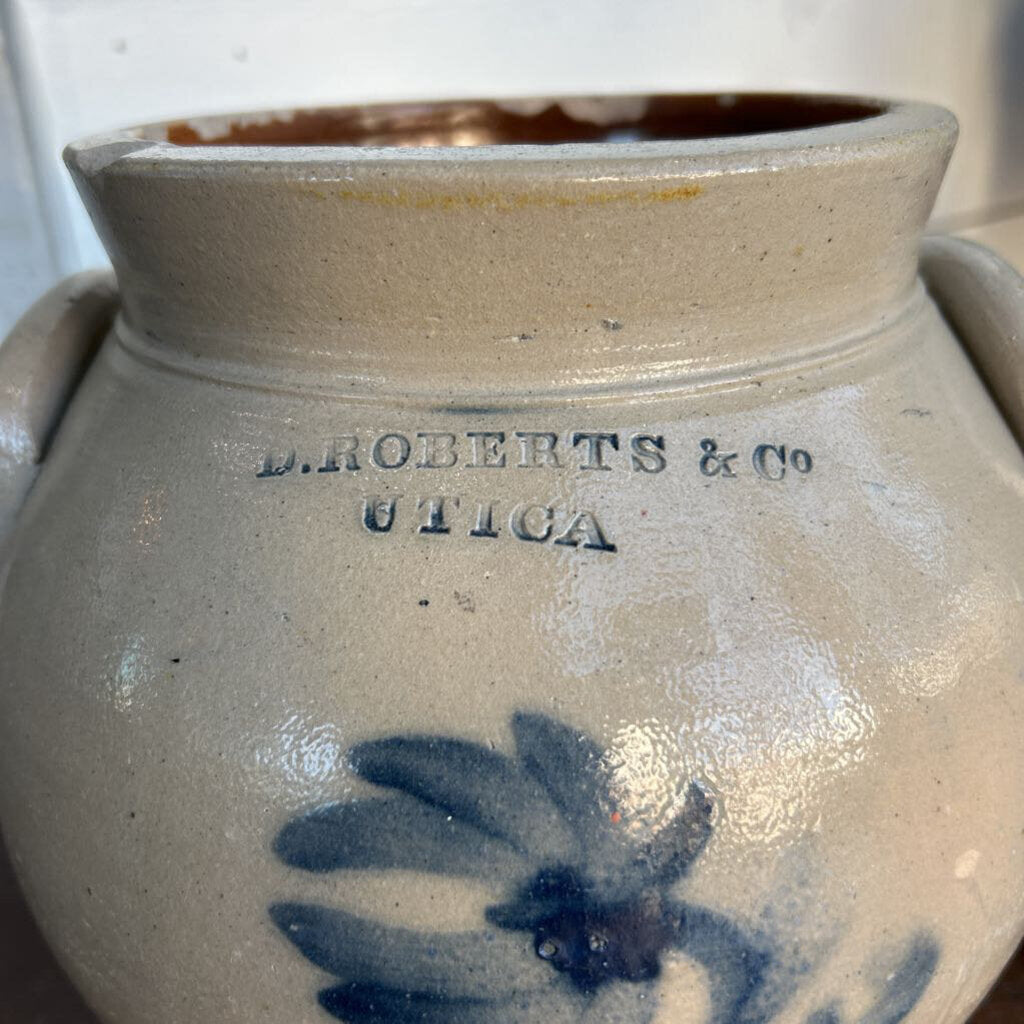 D.Roberts & Co/Utica, New York, c.1827-1830, Fayette Pottery Factory, Ovoid-shaped jar, Cobalt blue floral decoration.