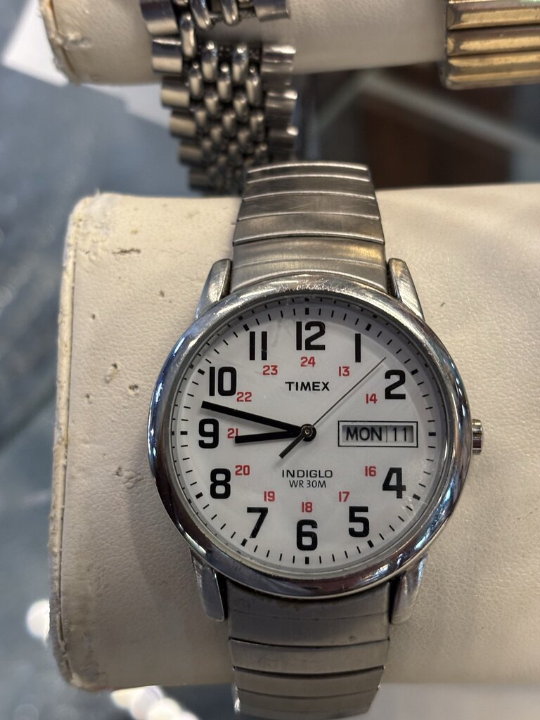 Men's Timex model T20461 "Easy Reader" Quartz Watch