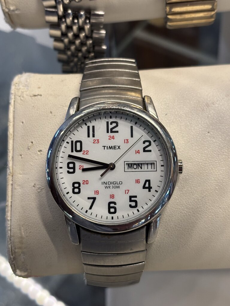 Men's Timex model T20461 "Easy Reader" Quartz Watch