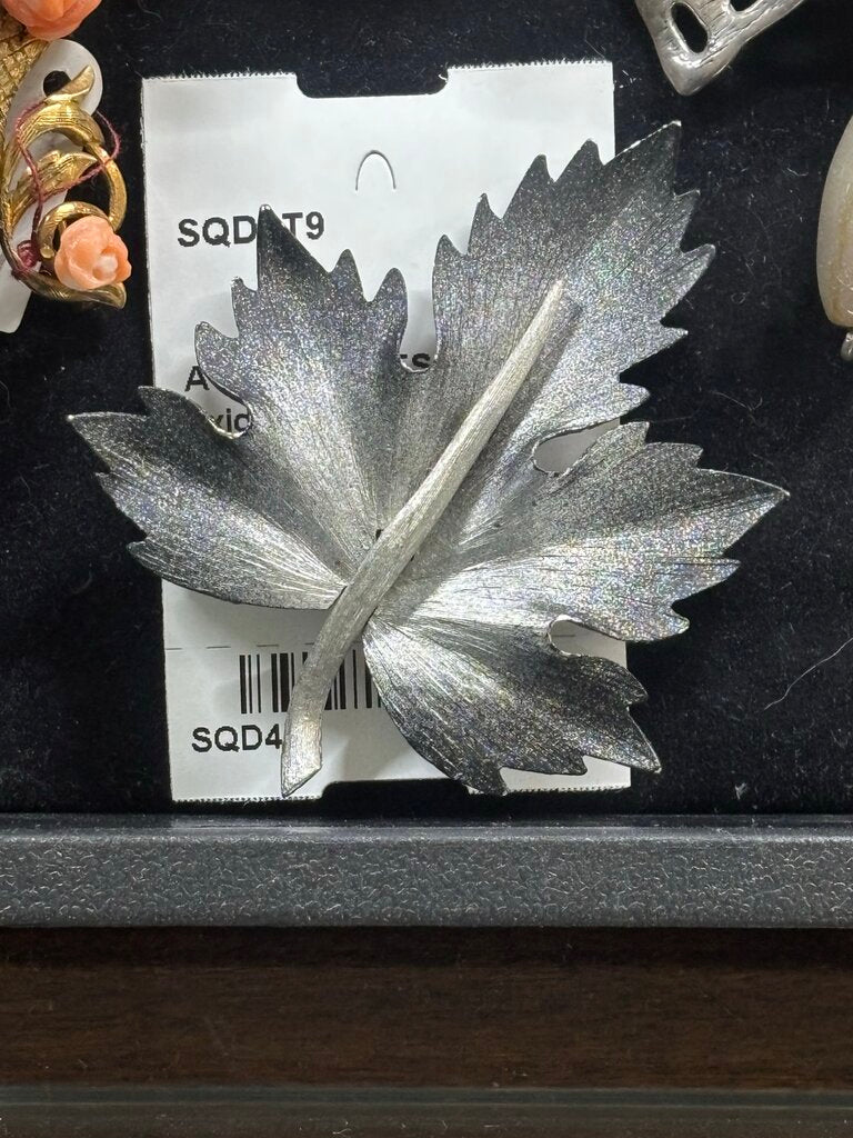 oxidized leaf brooch