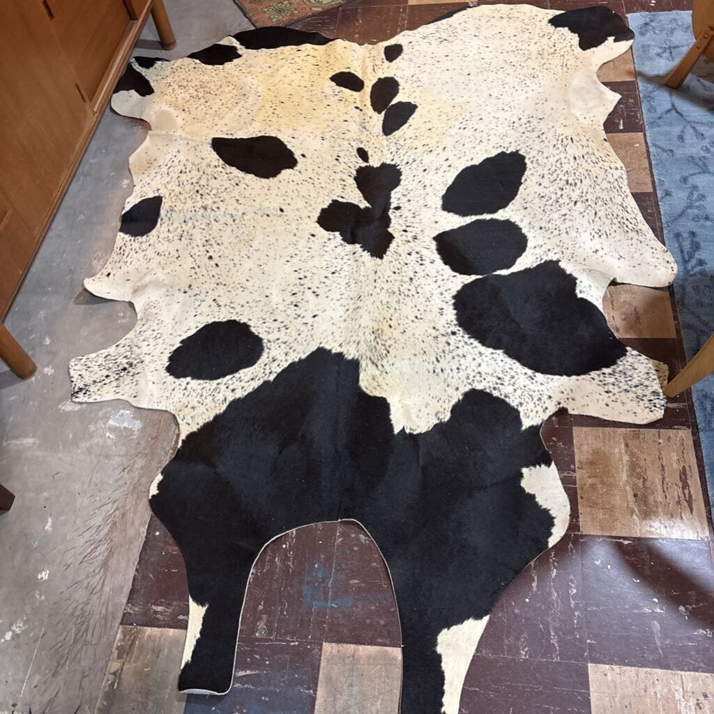 Natural Black/White Cowhide Rug; 7Ft long