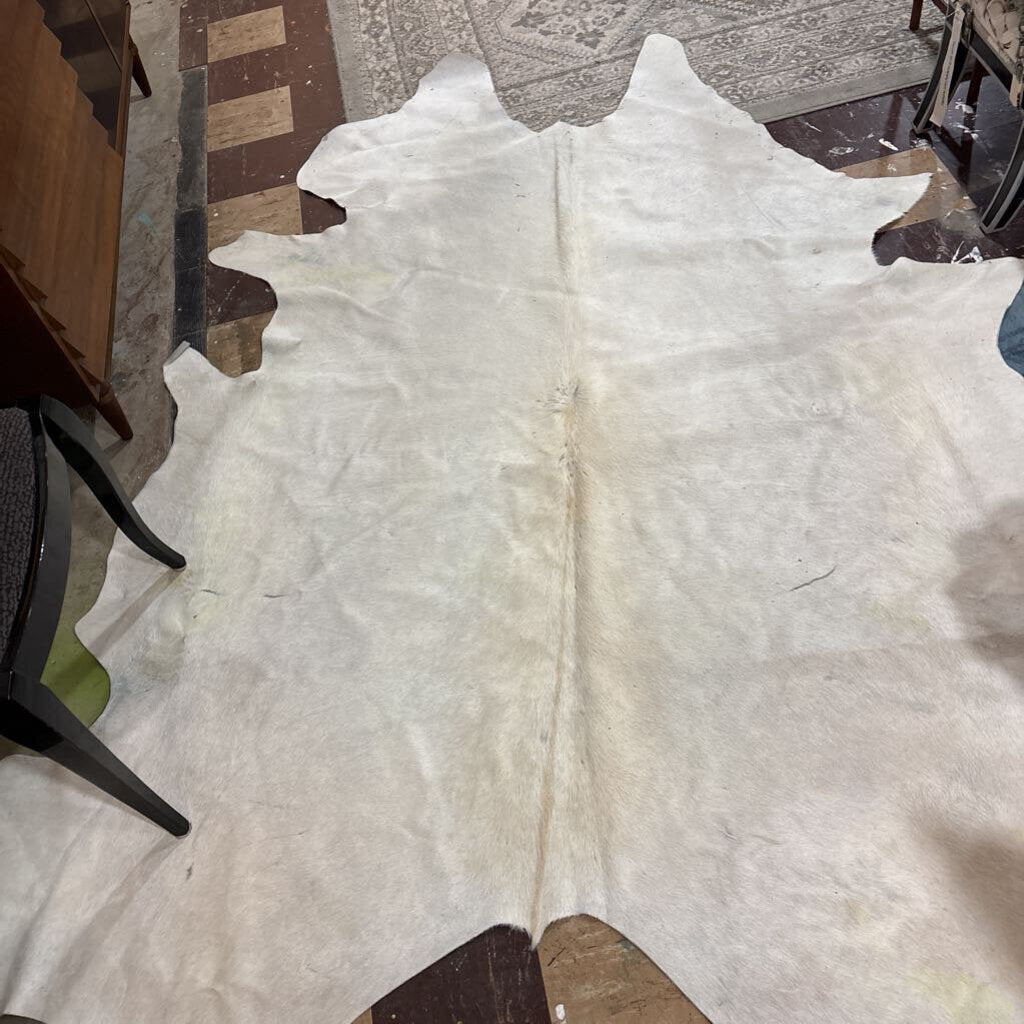 Natural Black/White Cowhide Rug; 8Ft long