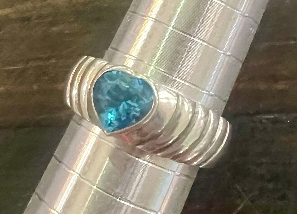 Sterling blue topaz heart ring sz.6