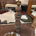Plaster decor of bobbin turned post