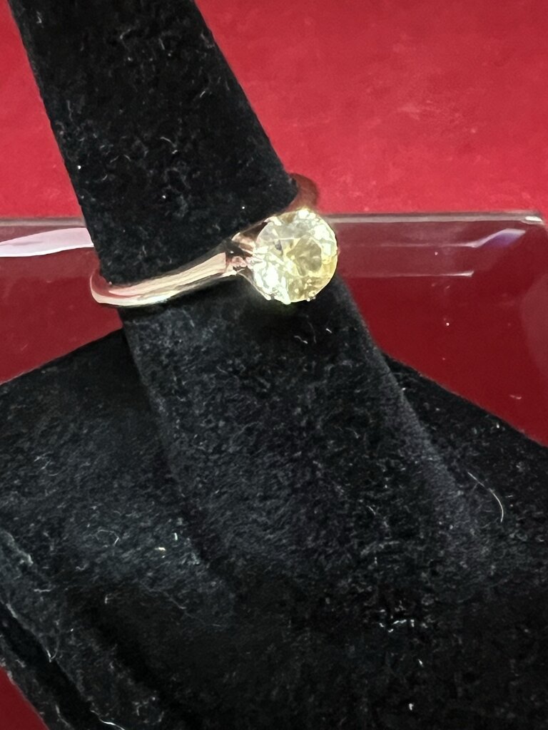 10K 3/4ct Sapphire Solitaire ring sz.6