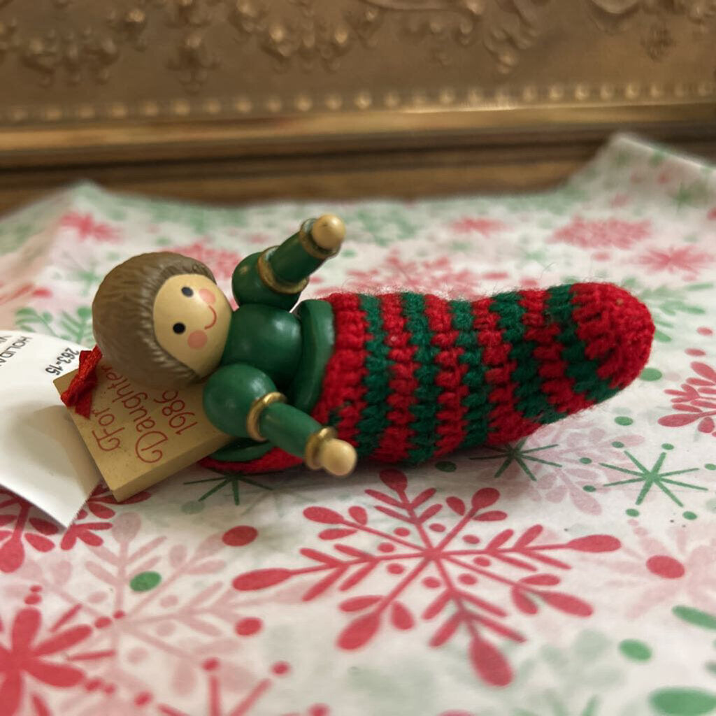 Vintage 1986 Hallmark Christmas Keepsake "Daughter" Ornament.
