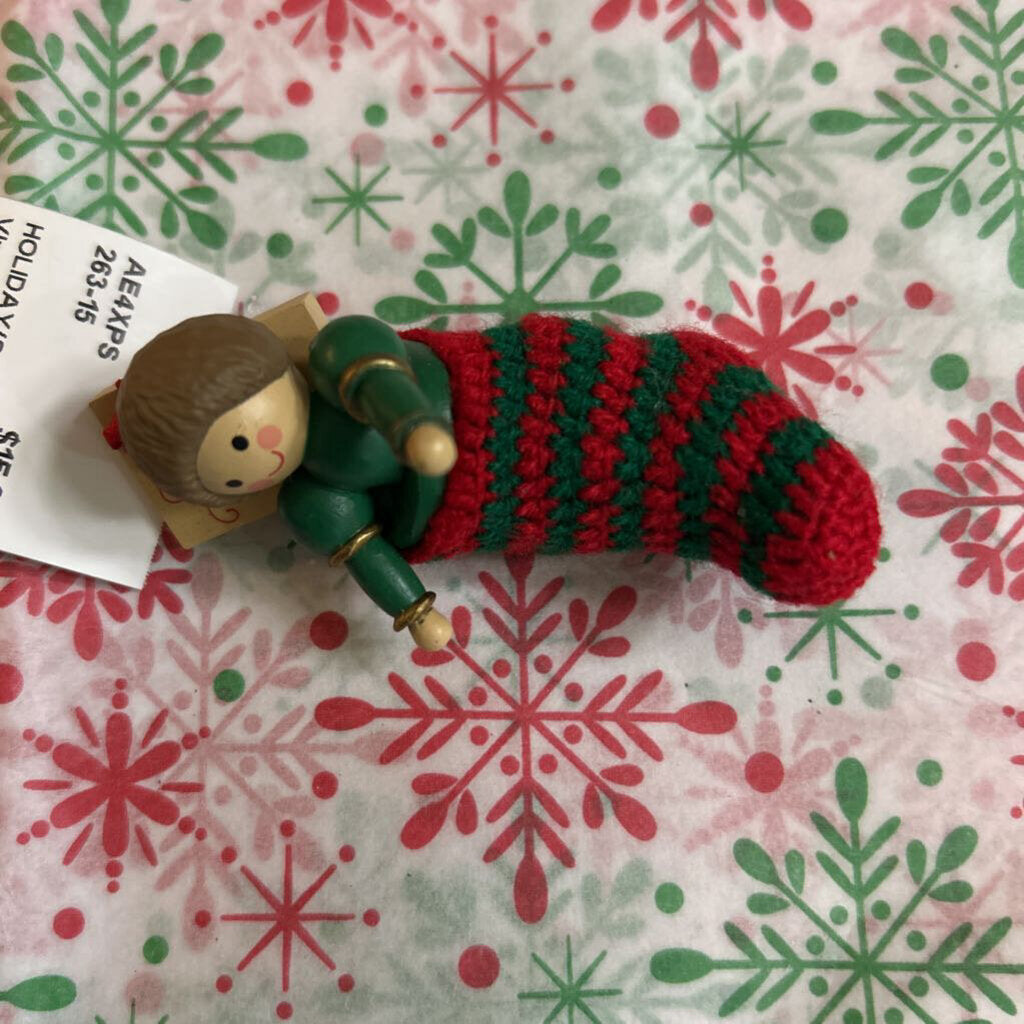 Vintage 1986 Hallmark Christmas Keepsake "Daughter" Ornament.