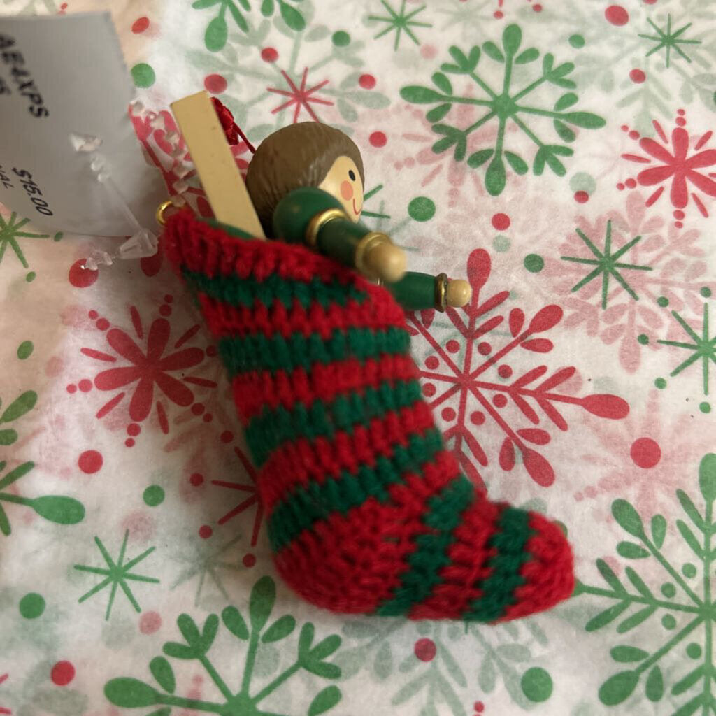 Vintage 1986 Hallmark Christmas Keepsake "Daughter" Ornament.