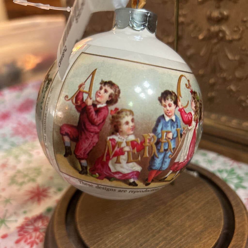 1982 Hallmark Keepsake Glass ball ornament "OLD FASHIONED CHRISTMAS"