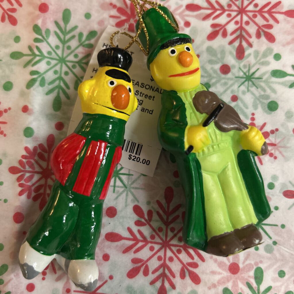 1980 Sesame Street Ceramic Caroling ornaments (Bert and Ernie) set 2