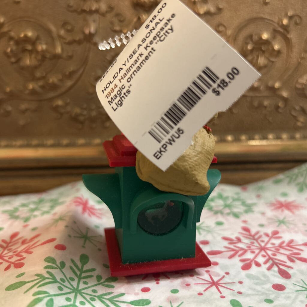 1984 Hallmark Keepsake Magic ornament "City Lights"